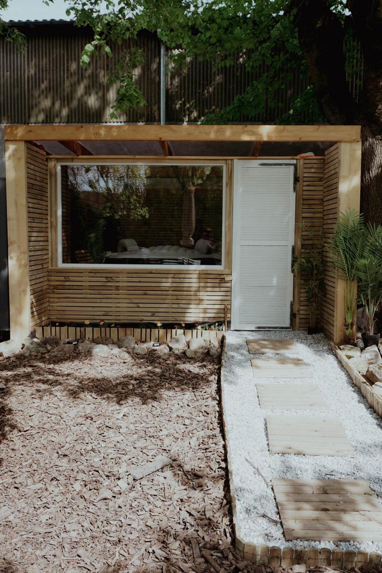 Le Chalet Tipi Avec Jacuzzi Et Jardin Troyes Kültér fotó
